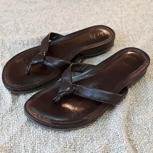 Naturalizer Leather Flip Flops